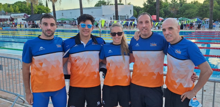 Nadadores del Club Deportivo Máster Huelva