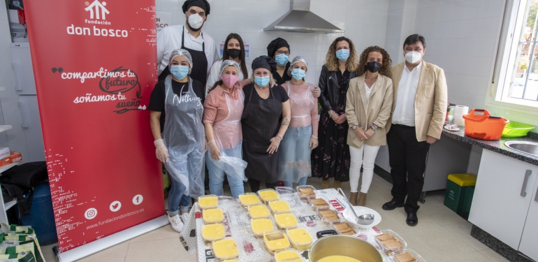 Foto participantes cocina social comunitaria 