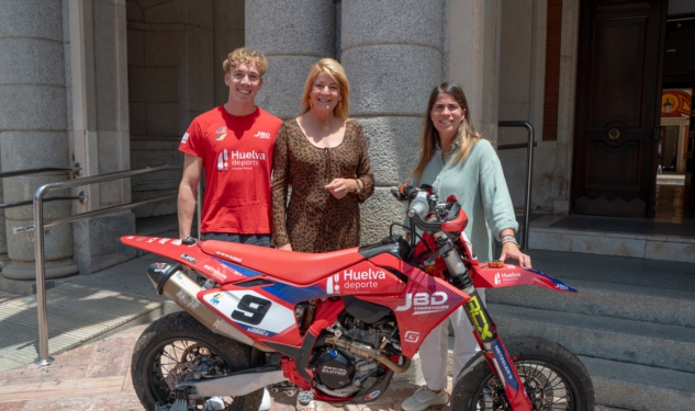 Frima patrocinio motorista Paquito Huelva