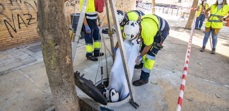 Obras Aguas de Huelva en calle Condado