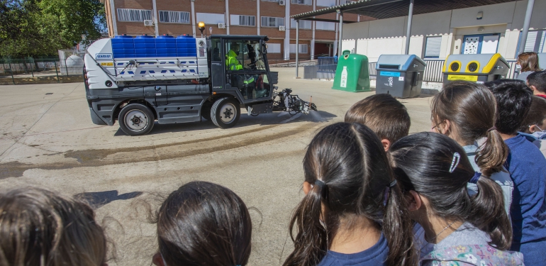 Presentación de la Campaña de Concienciación sobre limpieza en colegios