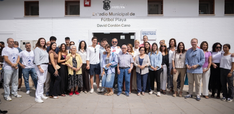 Huelva rinde tributo eterno a David Cordón dando su nombre al campo de fútbol playa de la ciudad