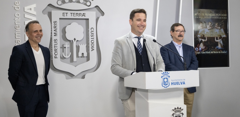 acto primeras puntadas rocío huelva