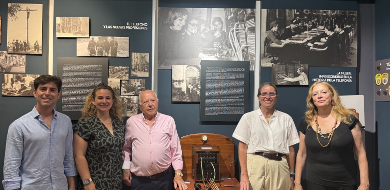 exposición historia del teléfono huelva