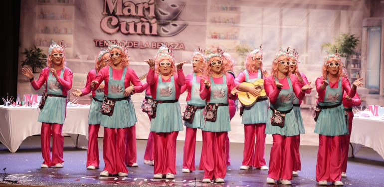  La murga ‘Mari Cuñi’ , la comparsa ‘Desierto’ ,  el coro ‘Dame Veneno’ y el cuarteto ‘Ojú qué marrón, nos han vendido a Huelva 