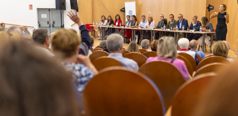 Reunión vecinos huelva