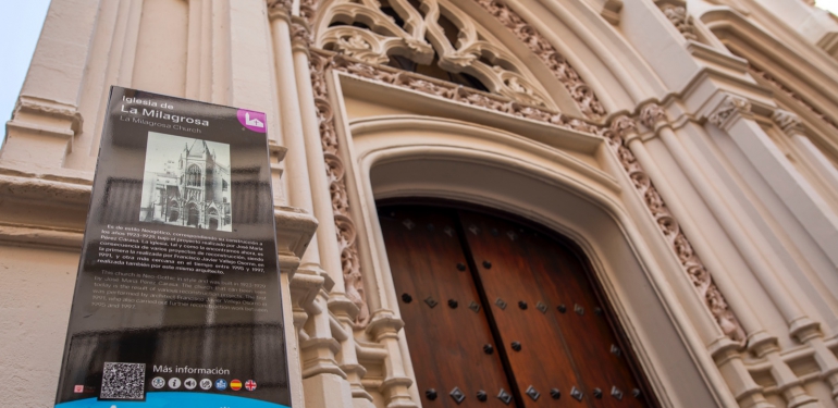 El Ayuntamiento renueva la señalización turística de la ciudad reforzando la promoción del patrimonio onubense