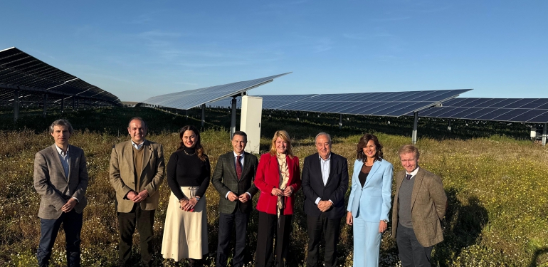 La planta solar La Luz ya produce de forma sostenible tres veces el consumo diario de electricidad de Huelva