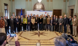 Encuentra Huelva-Faro-Sevilla