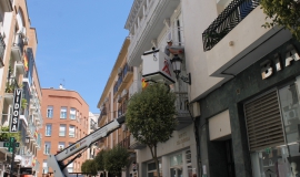 El Ayuntamiento inicia en la madrugada del domingo al lunes la instalación del entoldado de las calles del Centro