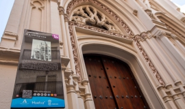 El Ayuntamiento renueva la señalización turística de la ciudad reforzando la promoción del patrimonio onubense